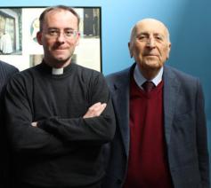 Emanuele Ferrario, Priester Karlo Tyberghien en Vittorio Viccardi (huidige president van de wereldfamilie van Radio Maria) © Radio Maria