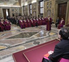 Paus ontmoet de leden van de Romeinse Rota © Vatican Media
