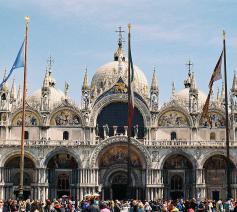 San Marcobasiliek in Venetië © Wikipedia