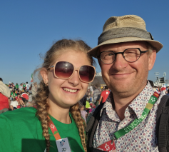 Pieter Bauwens en dochter Ruth op de Wereldjongerendagen in Lissabon. © RV