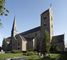 De Sint-Ursmaruskerk © Wikipedia