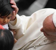 Paus Franciscus tijdens de wekelijkse audiëntie © SIR/Marco Calvarese