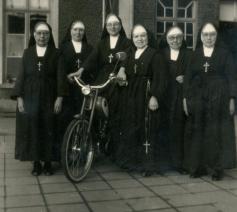 Foto uit het archief van de zusters maricolen van Deinze. Tentoonstelling Deo Gratias © Mudel