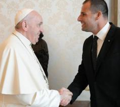 Premier Robert Abela bij paus Franciscus © Vatican Media