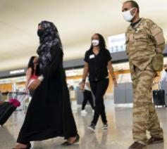 Afghaanse vluchtelingen bij hun aankomst in de VS © Vatican Media