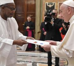 Paus Franciscus ontving vandaag de nieuwe ambassadeurs © Vatican Media