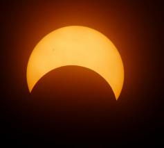 Zonsverduistering © Pixabay - Free Image (doinkster - 1871740_1920)