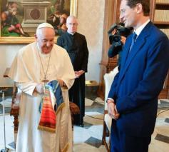 Franciscus ontmoet de deelnemers van de milieubijeenkomst in Rome © Vatican Media