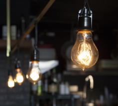 Moeten we eigenlijk lampen kopen als we alleen licht willen? © CC Pexels