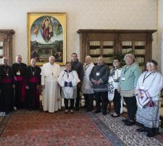 De delegatie van Nationale Raad van het Métis-volk bij de paus © Vatican Media