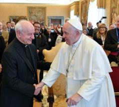 De paus tijdens zijn ontmoeting met de leden van de Pauselijke Academie voor het Leven © Vatican Media