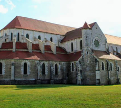 De kerk van de abdij van Pontigny, de oudste nog bestaande cisterciënzerabdij ter wereld © Patrimoine.fr