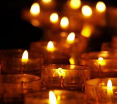Kaarsen met lichtmis © Afbeelding van S. Hermann & F. Richter via Pixabay