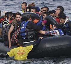 Vluchtelingen op de Middellandse Zee © Malcolm Chapman (shutterstock)