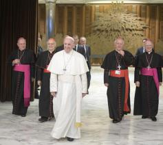 De paus op weg naar de jongerensynode © Vatican Media