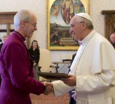 Aartsbisschop Justin Welby met paus Franciscus © C of E