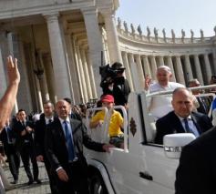 Paus Franciscus had vanmorgen al een eerste ontmoeting met gezinnen © Vatican Media