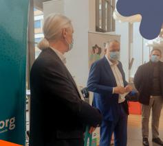 Vertegenwoordigers van het netwerk van ZNA en GZA ziekenhuizen en Welzijnszorg ondertekenden een engagementsverklaring © Welzijnszorg