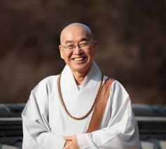 De Koreaanse zenmeester Pomnyun  © Niwano Peace Foundation