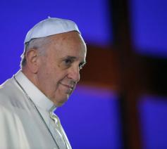 Paus Franciscus tijdens de kruisweg in het Colosseum © SIR