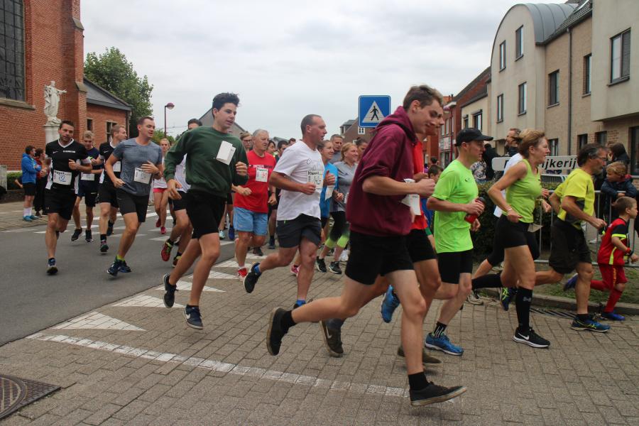 Juist na de start van de grote loop © RvH
