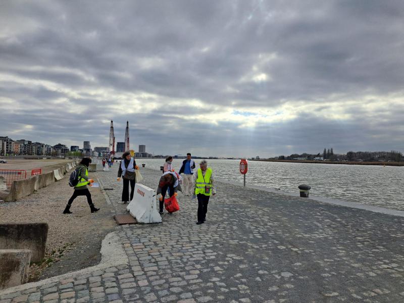 Voor natuurelement wind moet je natuurlijk aan de Scheldekaaien zijn © KB, PS 