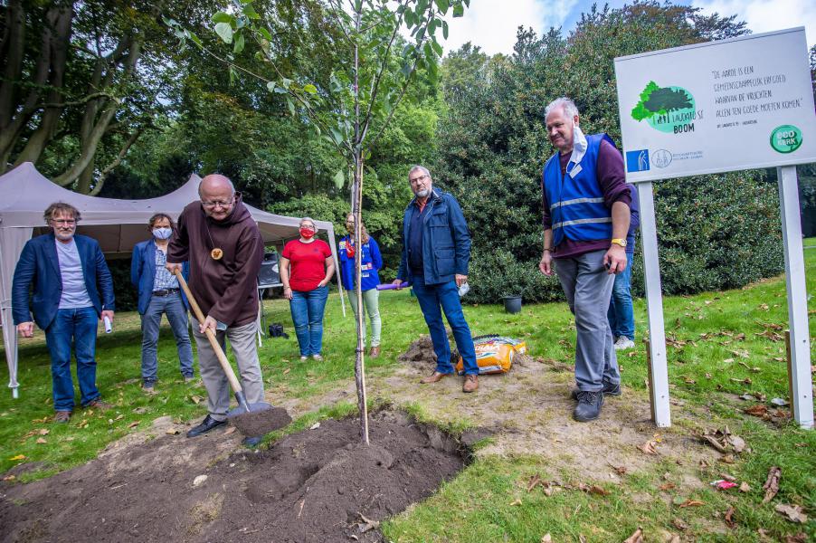 Bisschop Lode Van Hecke: ‘Onze hoop is niet naïef’ © Frank Bahnmüller