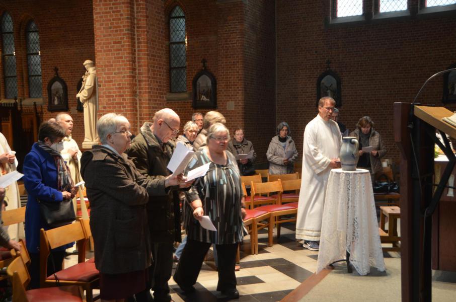 Viering van Witte Donderdag op 14 april. 