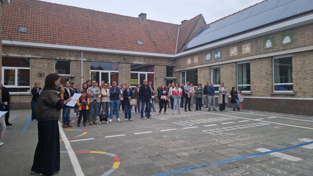  Vormelingen en ouders krijgen stellingen voorgeschoteld. 