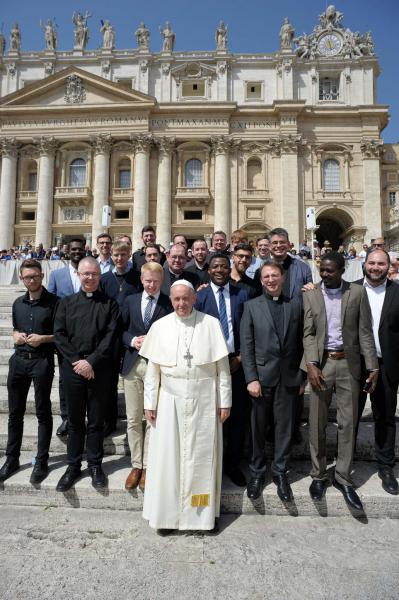 Met paus Franciscus op de foto  © Johannes 23 seminarie