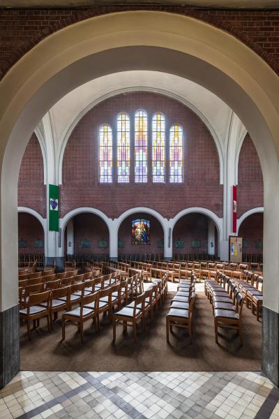 OLV Middelares glasramen van Alfons Annys © Jochen Verghote – LUCID