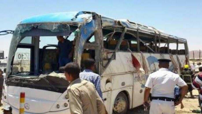 Een van de zwaargehavende bussen in de buurt van Minya © Comité de soutien aux Chrétiens d'Orient