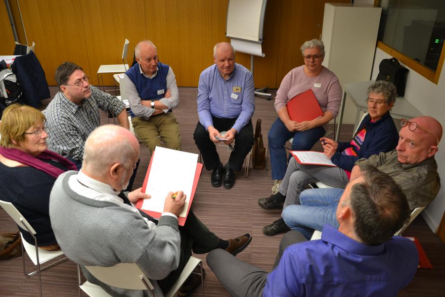 Een van de gespreksgroepen op het IPB-Forum over ethisch omgaan met geld © Jeroen Moens