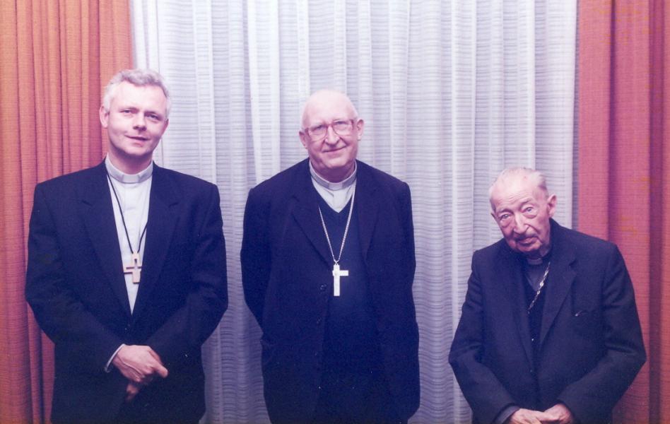 De drie bisschoppen van Hasselt samen op de foto, vlnr mgr Hoogmartens, mgr. Schruers en mgr. Heusschen. © Bisdom Hasselt