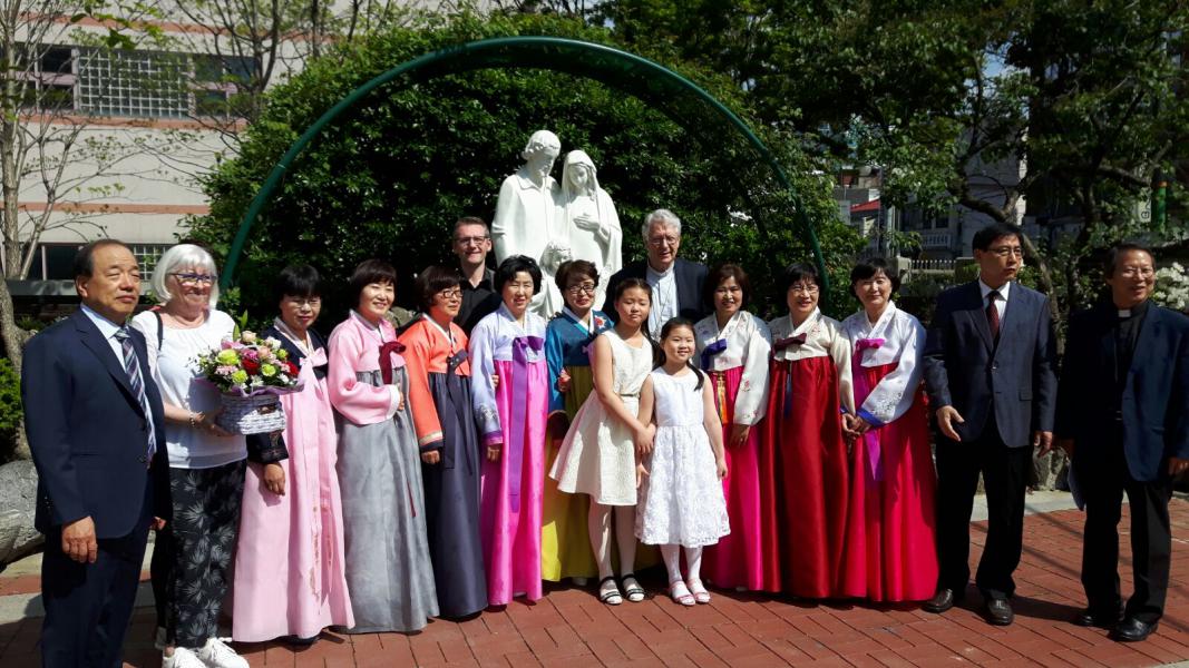 Bisschop Van Looy voor Missio in Korea in april 2017 © Missio