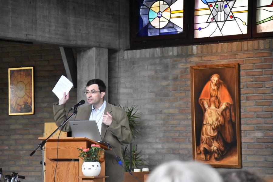 In de voormiddag gaf Joris Polfliet een catechetische  bezinning over de eucharistie. © PDL