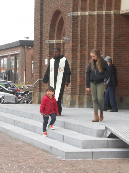 Na de gezinsviering van Pasen © Parochieraad OLV van Troost Heverlee