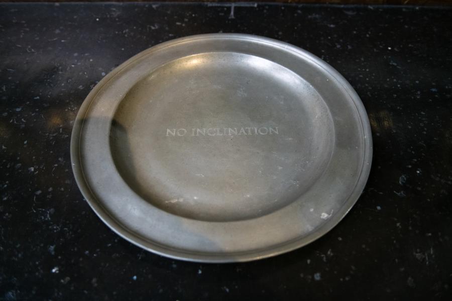 No Inclination (2019) - Kris Martin © Christophe Vander Eecken