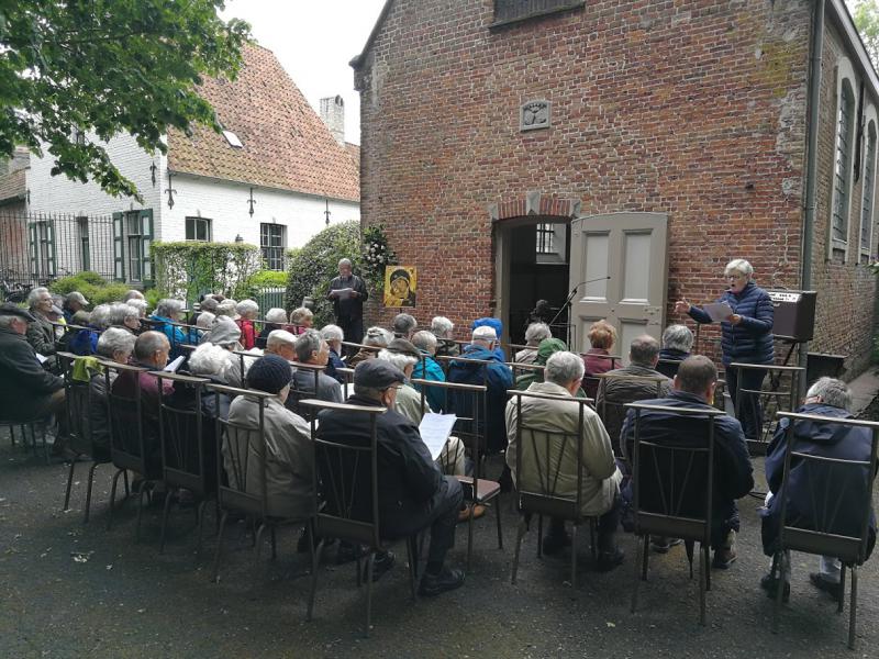 Bidden aan 't Boompje © Filip Vanbesien