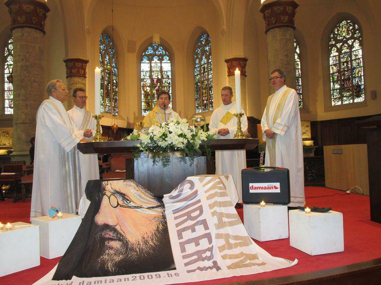 Mis ter herdenking van de heiligverklaring van Pater Damiaan op 13 oktober 2019 in de Sint-Pieterskerk in Tielt. © Hein Samyn