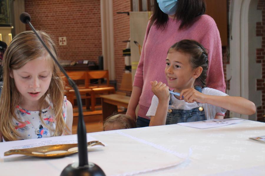 Kerkverkenning van de eerste communicanten © RvH