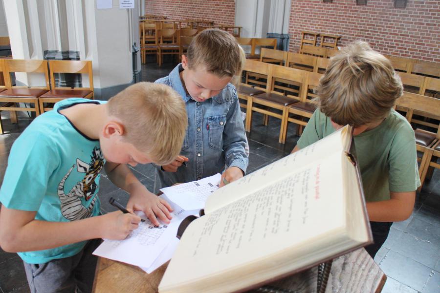 Kerkverkenning van de eerste communicanten © RvH