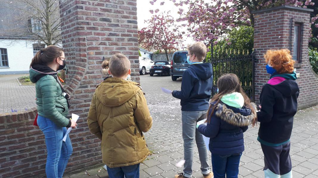 Parochiezoektocht (groepje Katrien en Dieter) © Katrien
