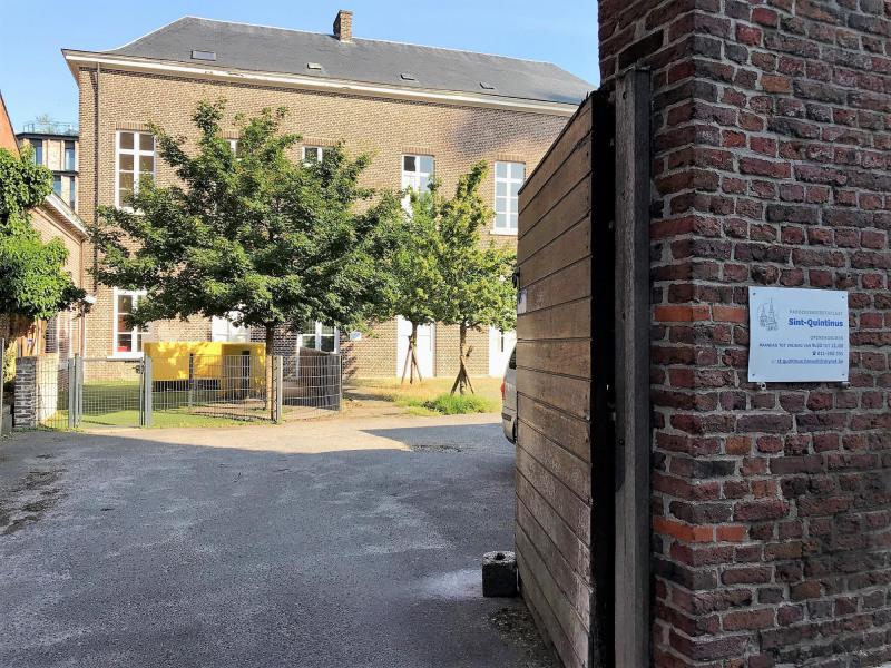 Toegang parochiesecretariaat via Hemelrijk 