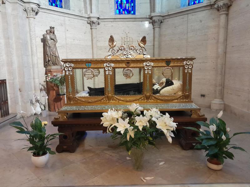 Schrijn van de H. Bernadette Soubirous © T Poorters
