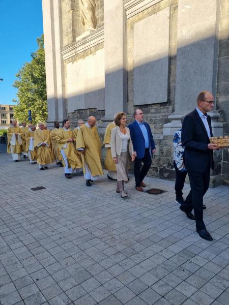Aanstellingsviering pa. Christine en pr. Ettien  