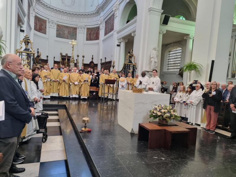 Aanstellingsviering pa. Christine en pr. Ettien  