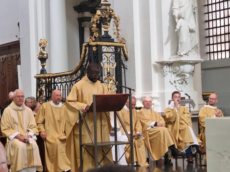 Aanstellingsviering pa. Christine en pr. Ettien  
