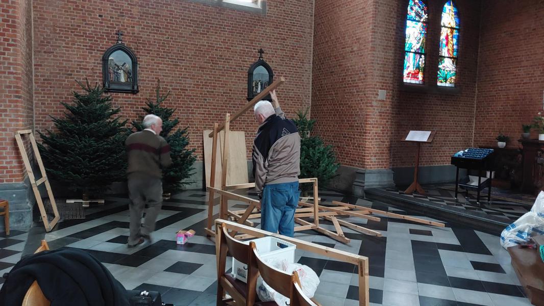 Opbouw kerststal en kerstversiering 3 © Dirk Adams