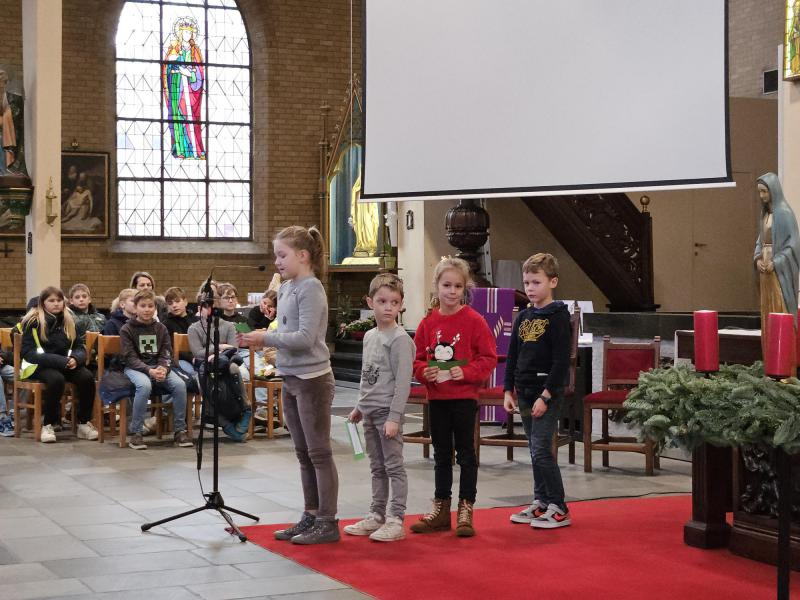kerstviering met de leerlingen van de school De Regenboog in Zwevezele 